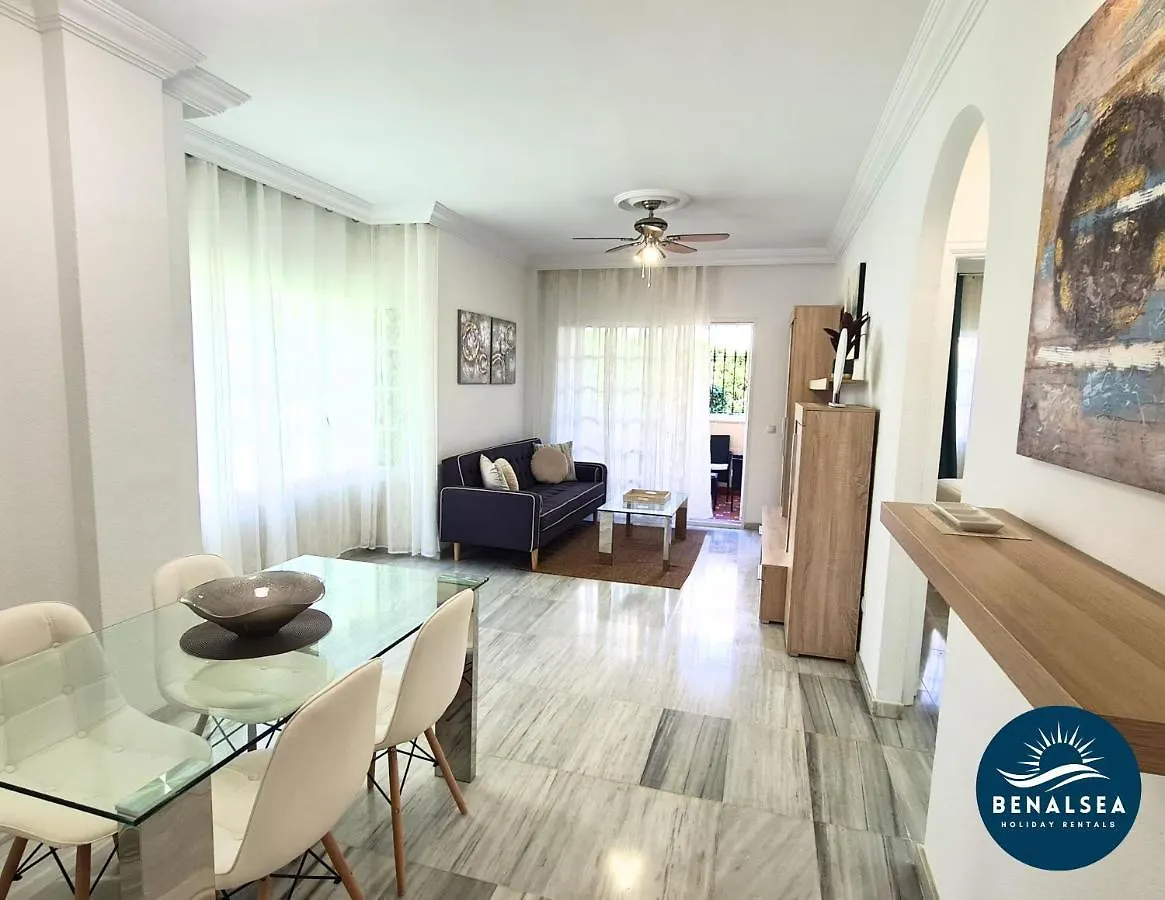 Premium Apartment 50 Mts From De The Beach In Pueblo Quinta ベナルマデナ