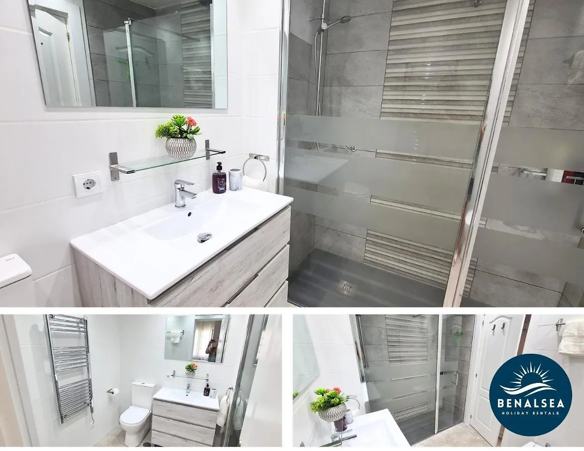 Premium Apartment 50 Mts From De The Beach In Pueblo Quinta ベナルマデナ