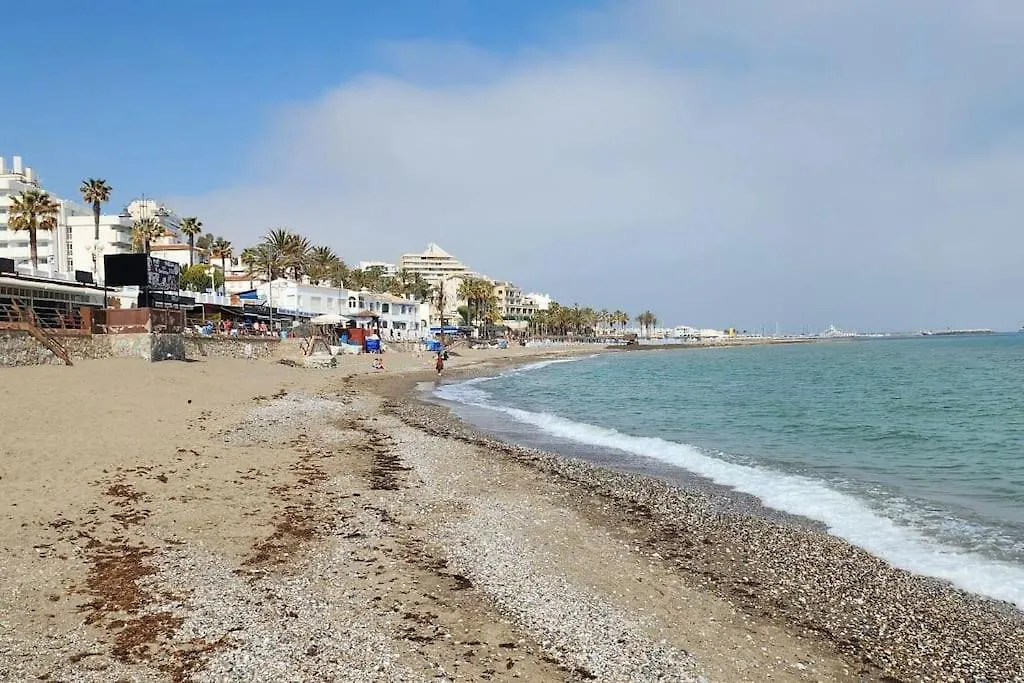 Premium Apartment 50 Mts From De The Beach In Pueblo Quinta ベナルマデナ